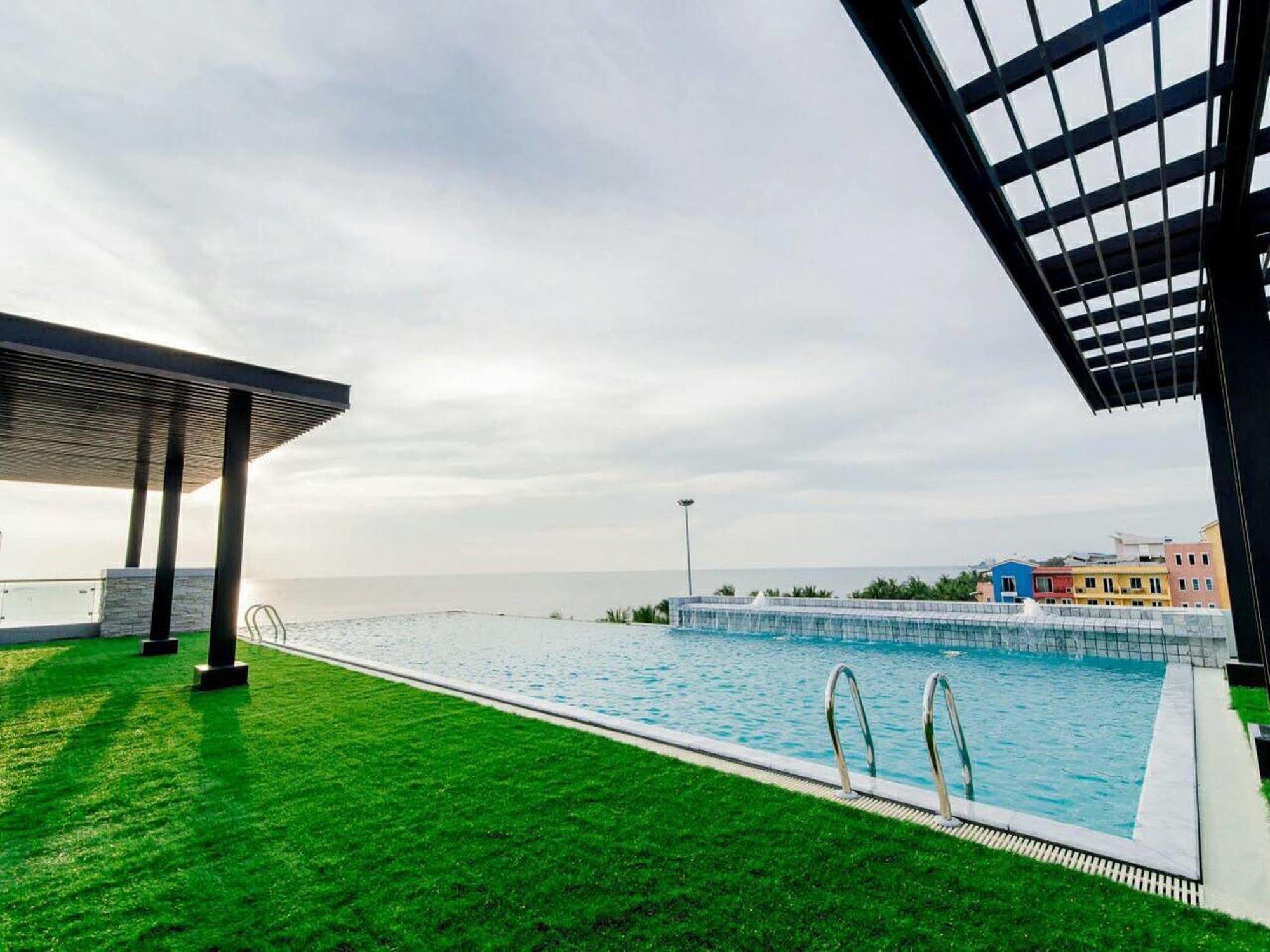 Hotel Panitar Haus Chonburi Esterno foto