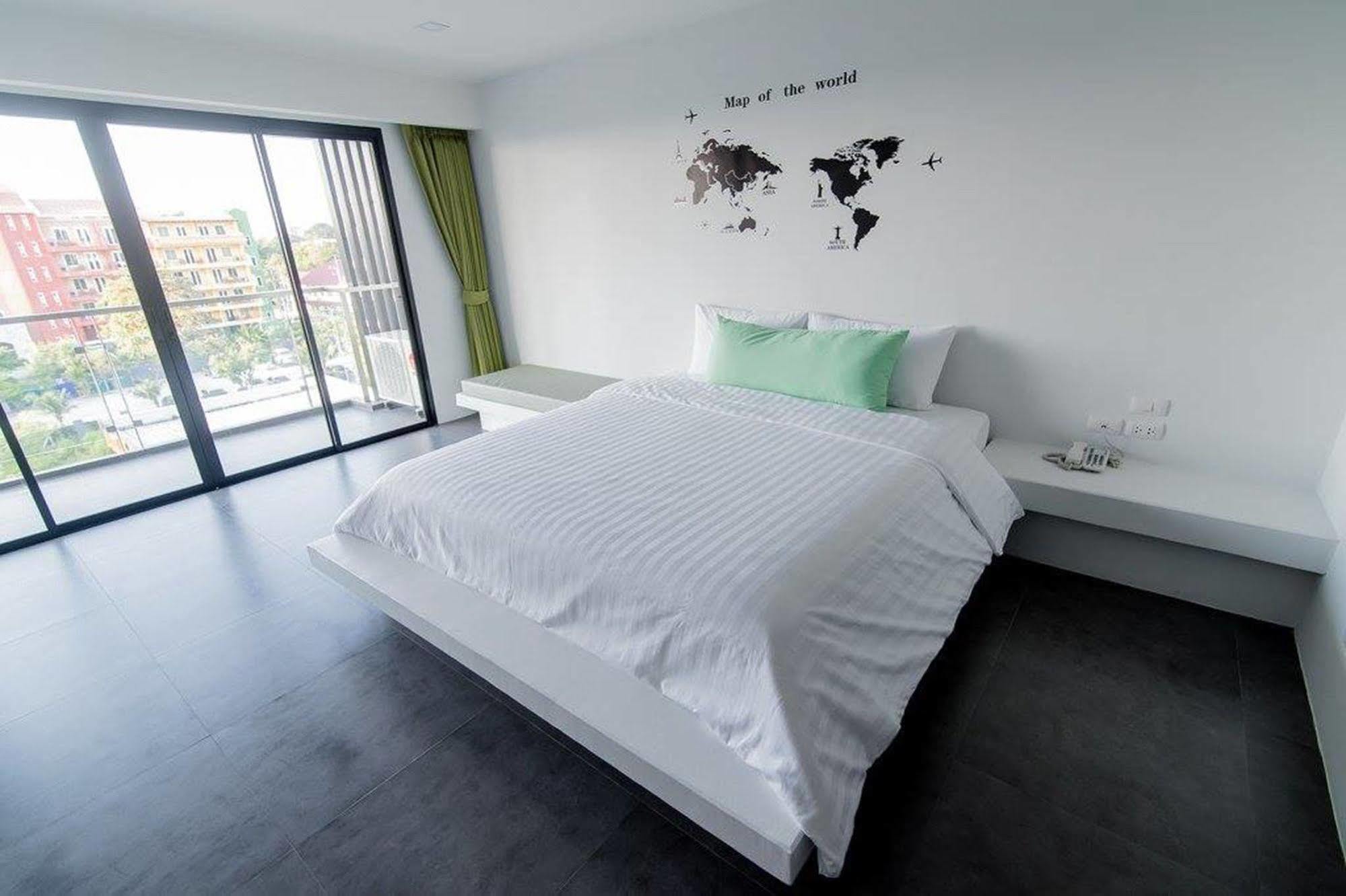 Hotel Panitar Haus Chonburi Esterno foto