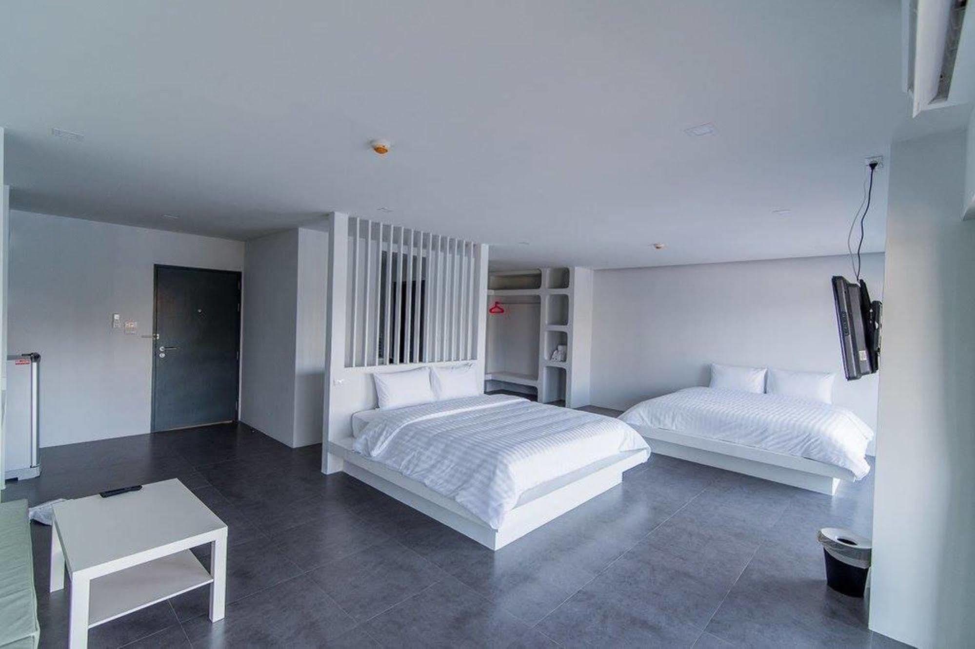 Hotel Panitar Haus Chonburi Esterno foto