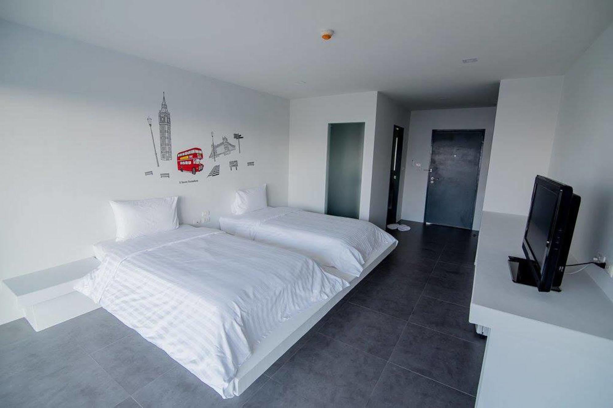 Hotel Panitar Haus Chonburi Esterno foto
