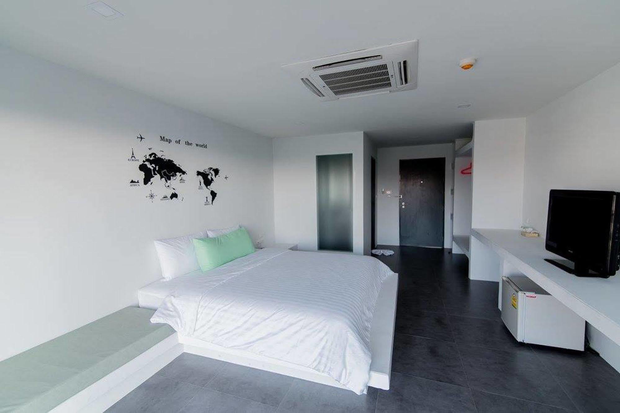 Hotel Panitar Haus Chonburi Esterno foto