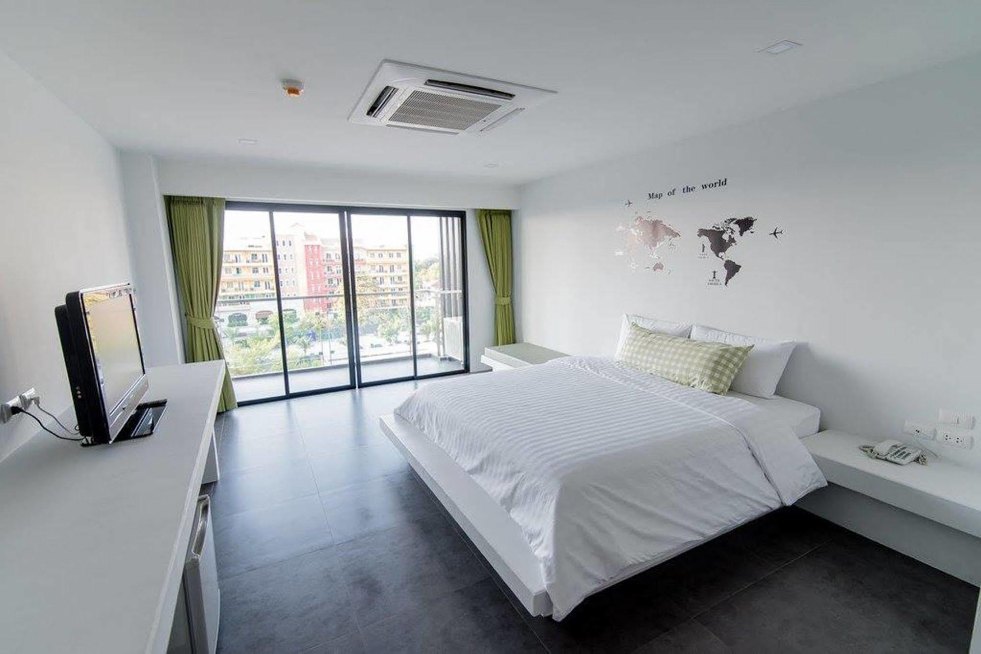 Hotel Panitar Haus Chonburi Esterno foto